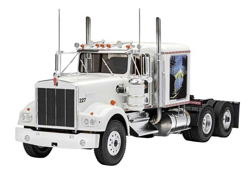 Kenworth W-900 - image 1