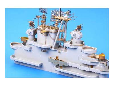 USS CV-10 Yorktown 1/350 - Trumpeter - image 28