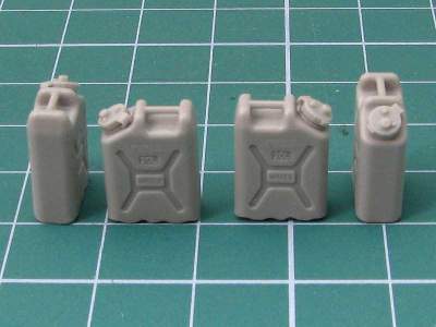 US Military Water Canisters - image 3