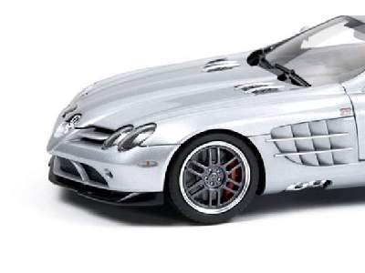 Mercedes Benz SLR722 McLaren - image 5