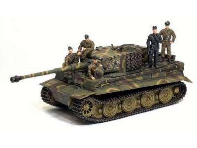 Tiger I Late Production w/Zimmerit + Tiger Tank Crew - image 1