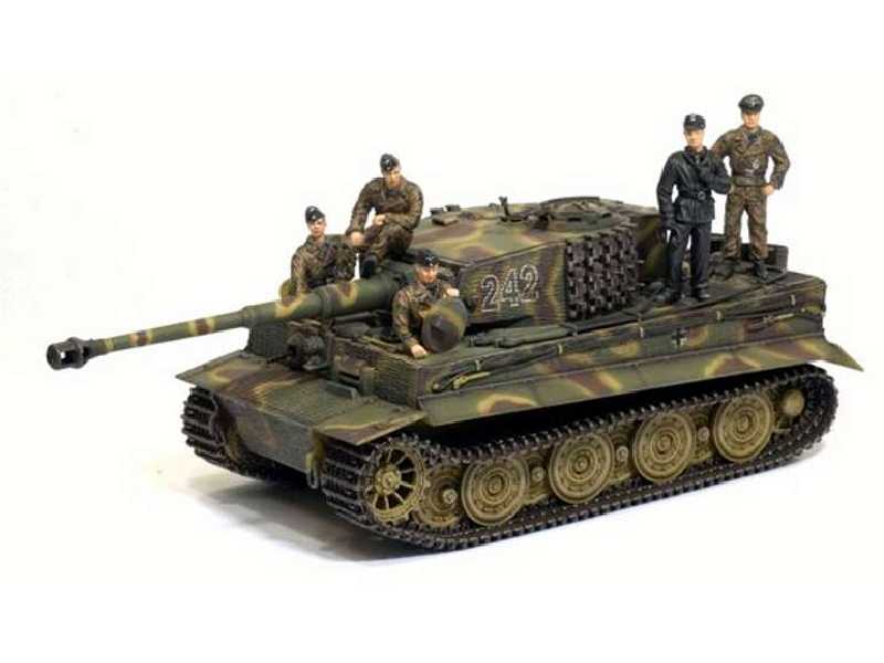 Tiger I Late Production w/Zimmerit + Tiger Tank Crew - image 1