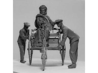 Benz Patent-Motorwagen 1886 with Mrs. Benz & Sons - image 5