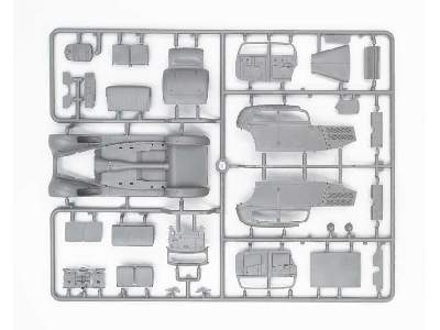 Mercedes-Benz Typ 320 (W142) Saloon with German Staff Personnel - image 3