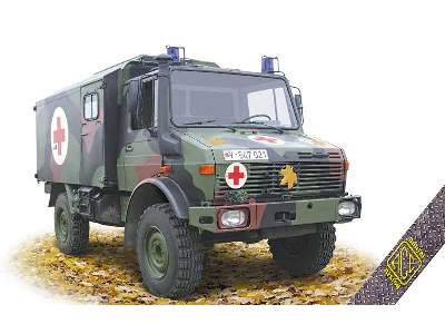 Unimog U1300L 4x4 Krankenwagen Ambulance - image 1