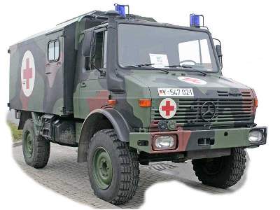 Unimog U1300L 4x4 Krankenwagen Ambulance - image 18