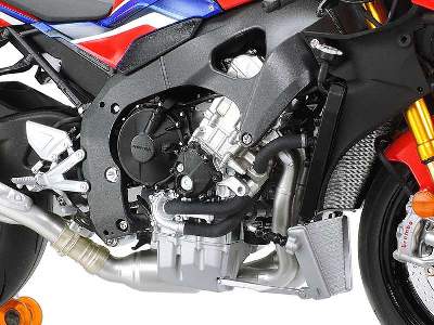 Honda CBR1000RR-R FIREBLADE SP - image 11