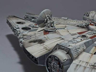 BANDAI Millennium Falcon "Perfect Grade" - image 3