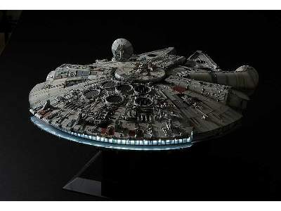 BANDAI Millennium Falcon "Perfect Grade" - image 6