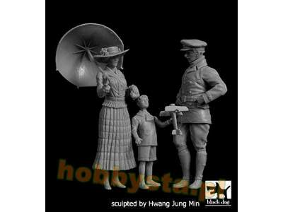 Lady With Umbrella + Boy With Airplane + British Pilot WWi - image 2