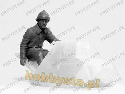 WWII French Tank Crew - 5 figures - image 4