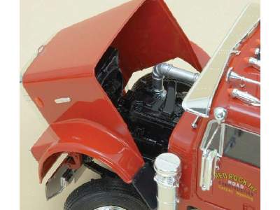 Freightliner Heavy Dumper Truck - image 3