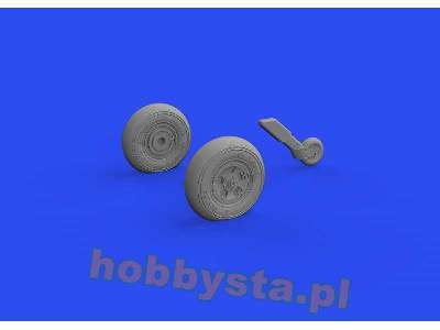 Spitfire Mk. Vc wheels 1/72 - Airfix - image 6