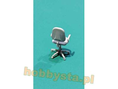 Office Chair - image 6