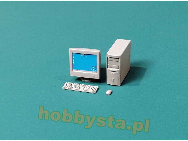 Pc With Crt Monitor - image 1