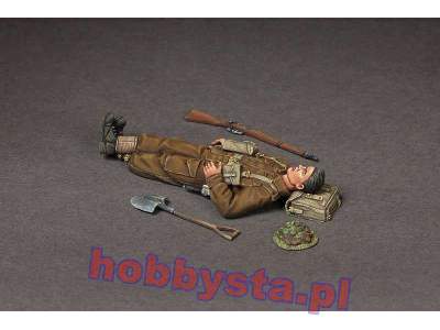 British Infantryman At Rest. - image 3