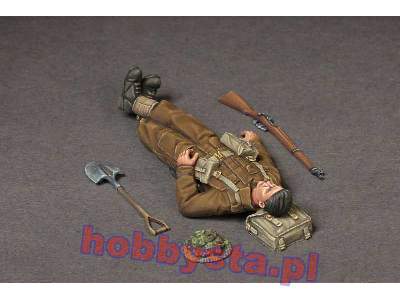 British Infantryman At Rest. - image 5