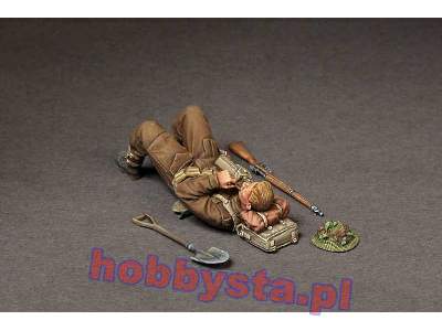 British Infantryman At Rest. - image 10