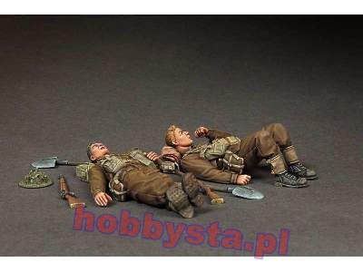 British Infantrymans At Rest. - image 5