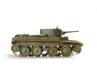 BT-7 Soviet tank  - image 2