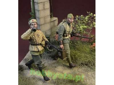 Soviet Troopers, Europe 1944-46 - image 1