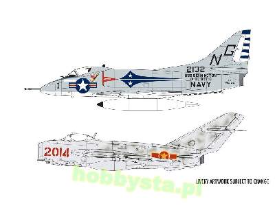 Mig 17F Fresco Douglas A-4B Skyhawk Dogfight - Gift Set - image 2