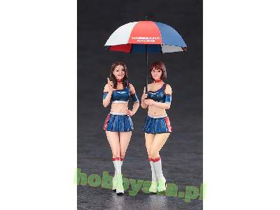 29109 Paddock Girls Figure - image 2