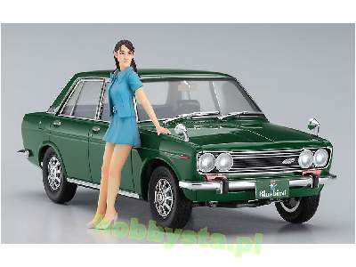 52277 Datsun Bluebird 1600 SSS W/60's Girl's Figure - image 3