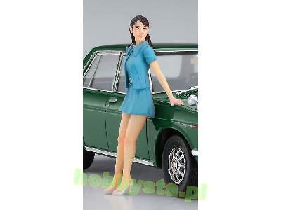 52277 Datsun Bluebird 1600 SSS W/60's Girl's Figure - image 4