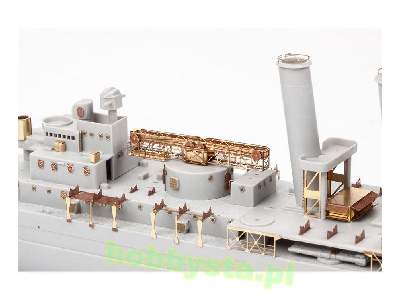 HMS York 1/350 - Trumpeter - image 9