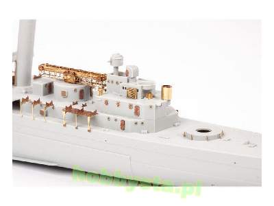 HMS York 1/350 - Trumpeter - image 12