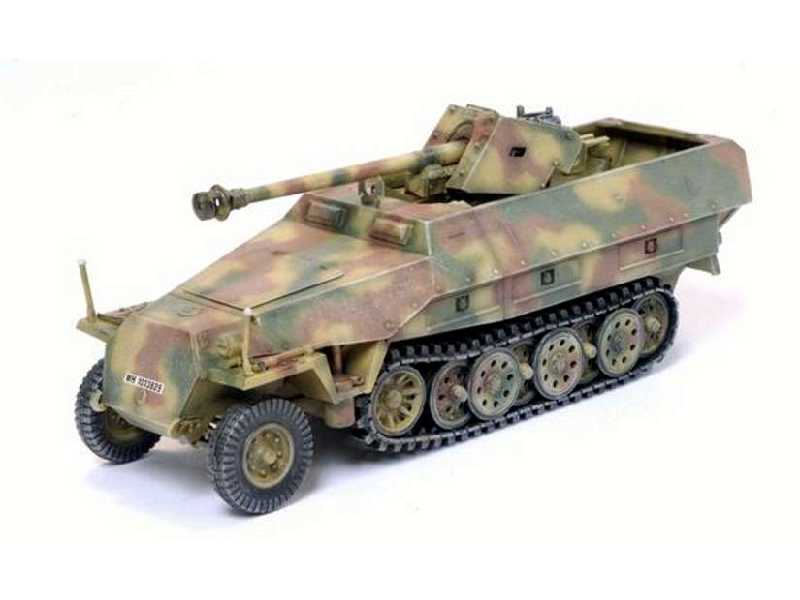 Sd. Kfz.251/22 Ausf. D Unidentified Unit, Germany 1945 - image 1 Sd. Kfz.251/22 Ausf. D Unidentified Unit, Germany 1945 - image 1