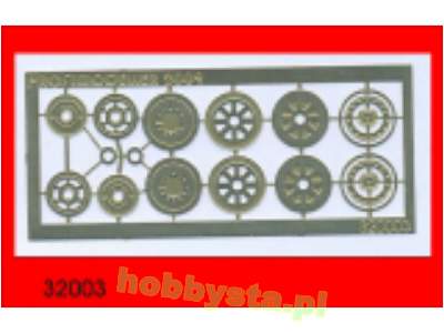 Mikoyan Mig-15/Mig-17 Wheel Hubs/Discs (For Trumpeter Kits) - image 1