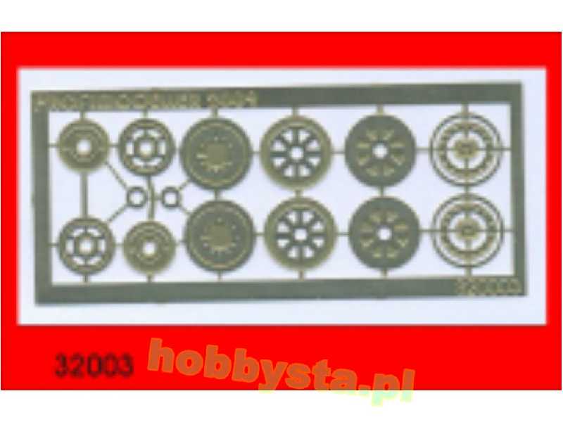 Mikoyan Mig-15/Mig-17 Wheel Hubs/Discs (For Trumpeter Kits) - image 1