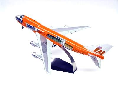 Braniff International 747-127 Flying Colors - image 2