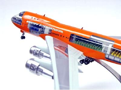 Braniff International 747-127 Flying Colors - image 4