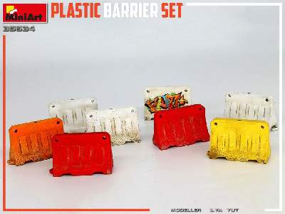 Plastic Barrier Set - image 7