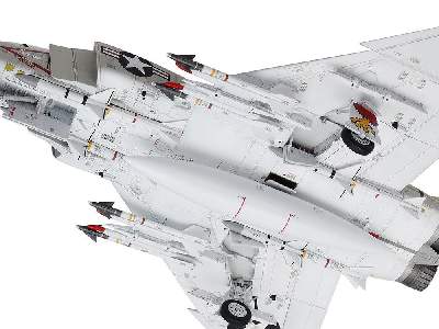 McDonnell Douglas F-4B Phantom II - image 12