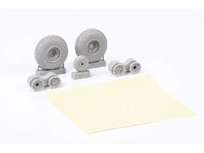 B-17 wheels block tread 1/48 - Hong Kong Models - image 4