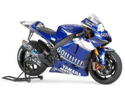 Yamaha YZR-M1 05 No.46/No.5 - image 1