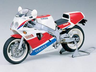 Yamaha FZR 750R - image 1