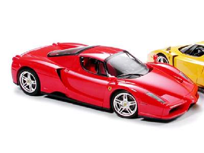 Enzo Ferrari Rosso Corsa - image 1