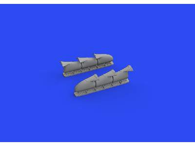 Spitfire Mk. V three-stacks exhausts fishtail 1/48 - Eduard - image 6