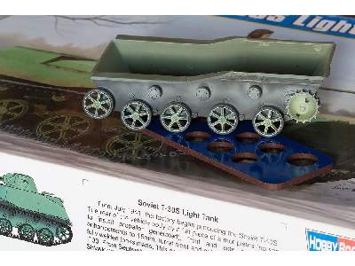 T-30 Soviet Light Tank - Hobby Boss - image 3