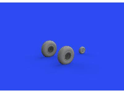 B-17 wheels oval tread 1/48 - Hong Kong Models - image 2