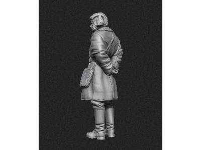 Soviet Tank Officer In Sheepskin Coat No.1 - image 4