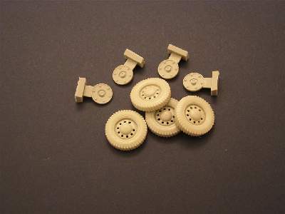 Road Wheels For Scout Car Dingo - image 2