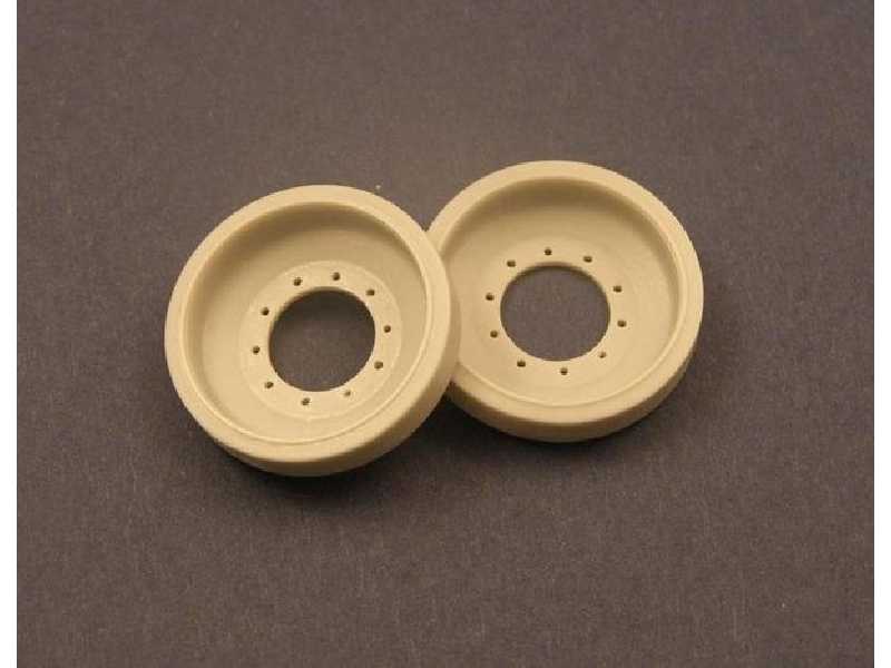 Spare Wheels For British Mbt Challenger 2 - image 1