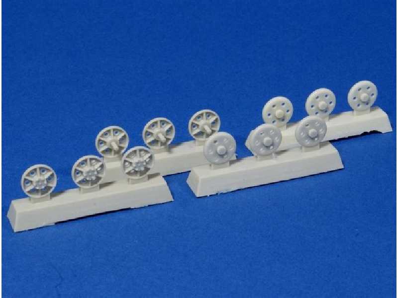 Steel Return Rollers For Stug Iii (Pattern A) - image 1