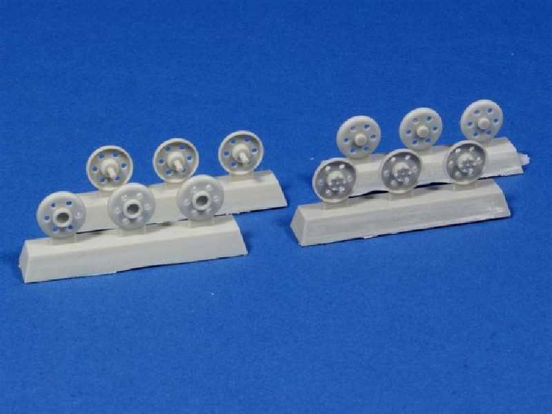 Steel Return Rollers For Stug Iii (Pattern B) - image 1